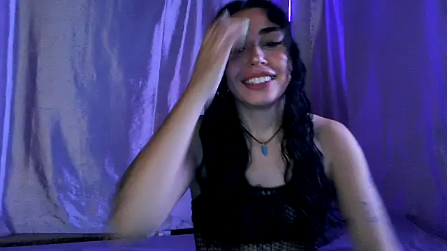 Snapshot of sweetbrunette22 chatting on November 10, 7:24 pm sweetbrunette22 online show from November 10, 7:24 pm