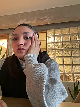 sisylucky online show from May 12, 4:04 pm