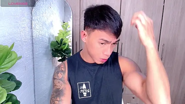 PinooyMilker online show from November 17, 12:22 pm