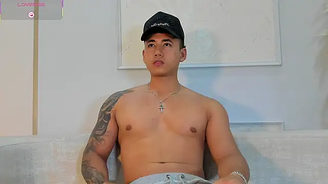 Snapshot of Draven_Marceaux chatting on June 21, 6:21 pm Draven Marceaux online show from June 21, 6:21 pm
