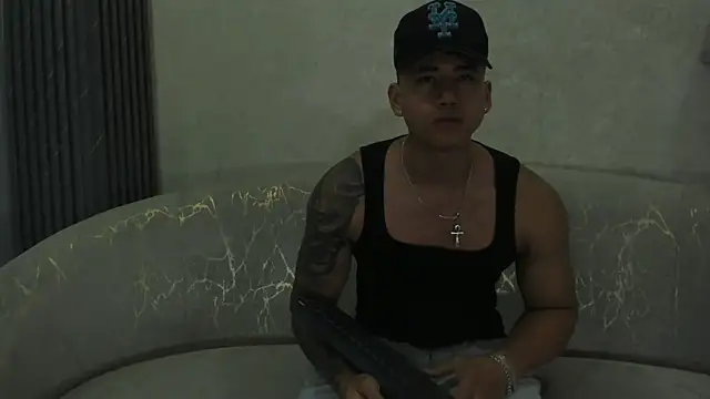 Snapshot of Draven_Marceaux chatting on June 24, 11:20 am Draven Marceaux online show from June 24, 11:20 am