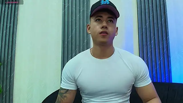 Snapshot of Draven_Marceaux chatting on July 8, 11:15 am Draven Marceaux online show from July 8, 11:15 am