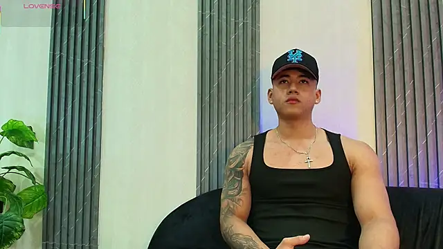 Snapshot of Draven_Marceaux chatting on July 10, 11:24 am Draven Marceaux online show from July 10, 11:24 am