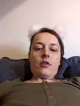 marijacucu online show from April 16, 7:25 pm