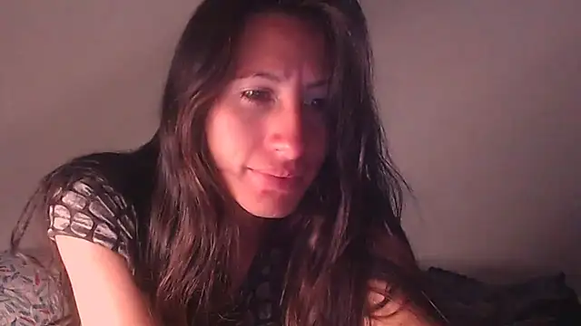 Snapshot of NathaSlave chatting on June 23, 9:40 am NathaSlave online show from June 23, 9:40 am