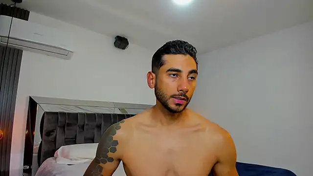 Snapshot of MARC_THOMPSON_ chatting on October 24, 3:25 am MARC THOMPSON online show from October 24, 3:25 am