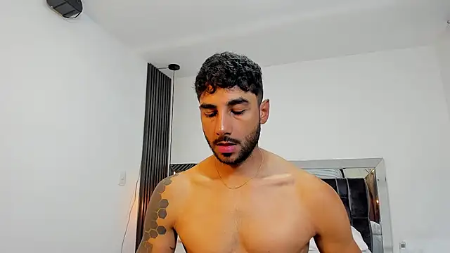 Snapshot of MARC_THOMPSON_ chatting on October 26, 1:44 am MARC THOMPSON online show from October 26, 1:44 am