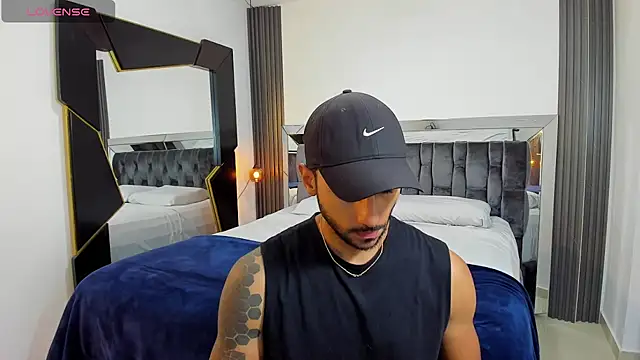 Snapshot of MARC_THOMPSON_ chatting on November 3, 11:37 pm MARC THOMPSON online show from November 3, 11:37 pm