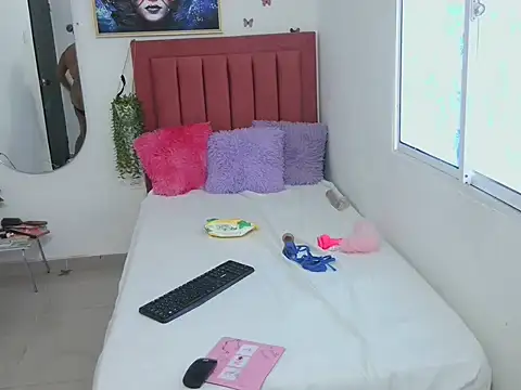 Daniiela lan online show from November 18, 5:06 pm