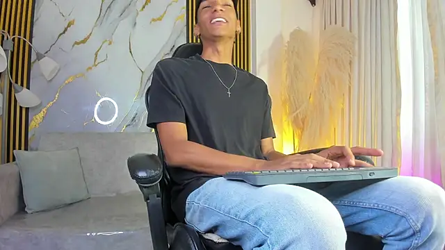 JulienSaint online show from March 23, 12:20 pm