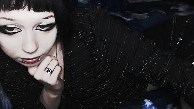  LUCY LAVE online show from November 4, 4:33 am