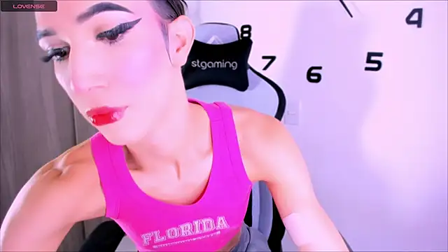 Snapshot of fhalon_foxxxys_ chatting on September 26, 1:26 pm fhalon foxxxys online show from September 26, 1:26 pm