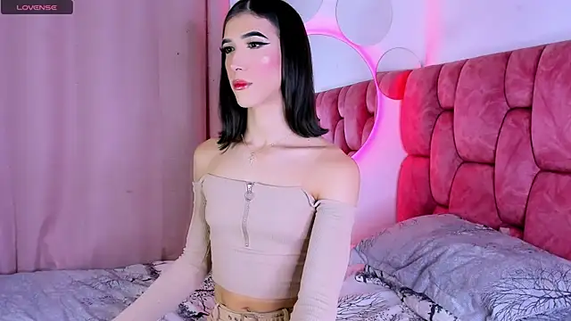 Snapshot of fhalon_foxxxys_ chatting on November 18, 8:08 am fhalon foxxxys online show from November 18, 8:08 am