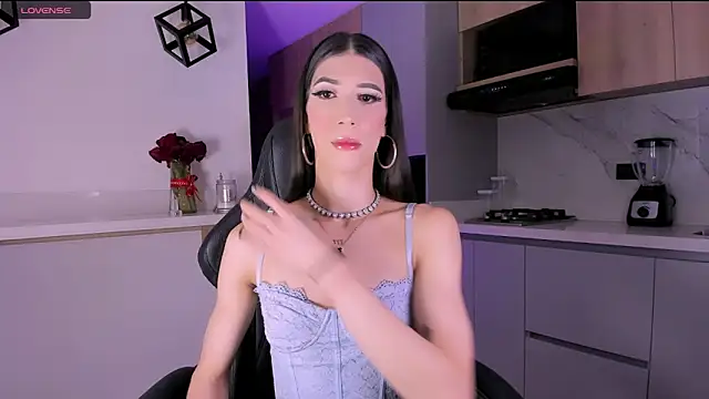 Snapshot of fhalon_foxxxys_ chatting on April 4, 5:27 am fhalon foxxxys online show from April 4, 5:27 am