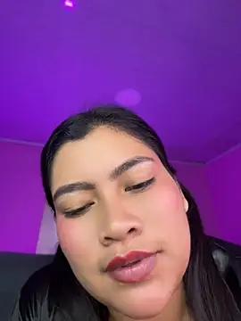 Snapshot of LunaaRosse chatting on July 11, 2:47 am LunaaRosse online show from July 11, 2:47 am