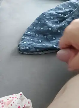 nikfu274 online show from October 5, 7:28 am