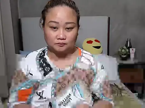 jengrey online show from August 3, 2:43 am