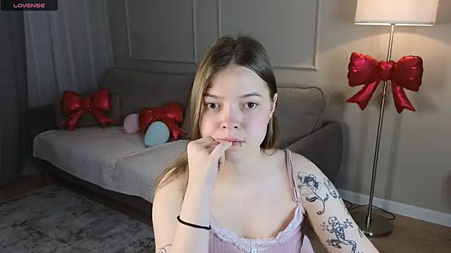 patriciapink online show from March 16, 8:07 am