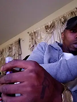 Snapshot of lathadon chatting on April 8, 3:39 am lathadon online show from April 8, 3:39 am