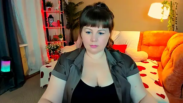 CrystaalStaar online show from April 6, 6:42 pm