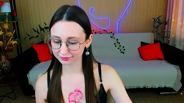 YourLovellyStory online show from April 4, 12:35 pm