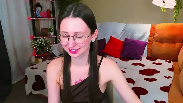 YourLovellyStory online show from April 12, 12:21 pm