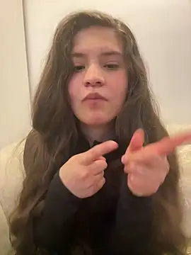 Snapshot of Emilyybennet_ chatting on May 2, 1:10 am Emilyybennet online show from May 2, 1:10 am