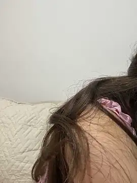 Snapshot of Emilyybennet_ chatting on May 30, 3:03 am Emilyybennet online show from May 30, 3:03 am