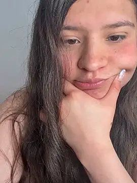 Snapshot of Emilyybennet_ chatting on June 9, 7:58 pm Emilyybennet online show from June 9, 7:58 pm