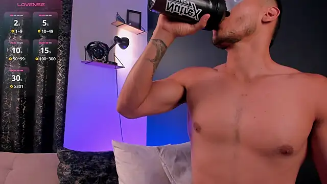 Snapshot of MarkSantozz chatting on November 25, 7:25 pm MarkSantozz online show from November 25, 7:25 pm