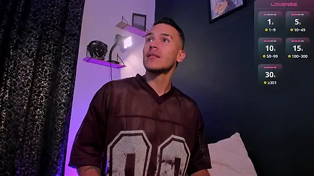 MarkSantozz online show from February 24, 8:40 pm