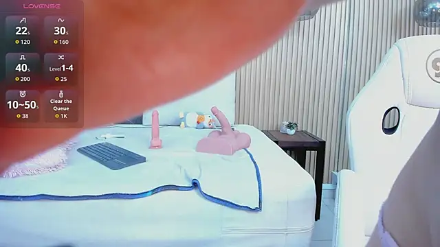 chloe murray online show from September 19, 7:58 pm