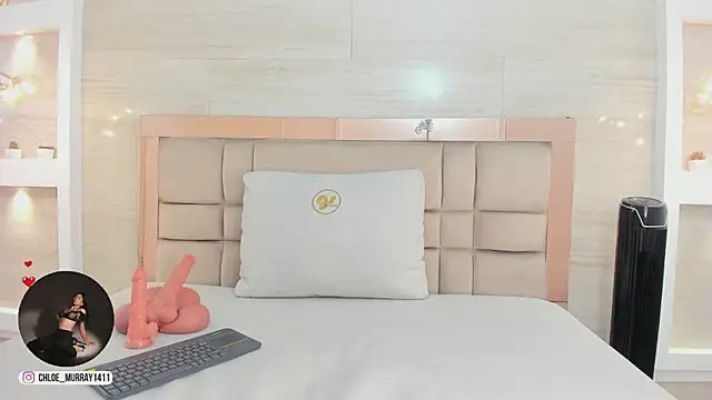 chloe murray online show from February 26, 12:48 pm