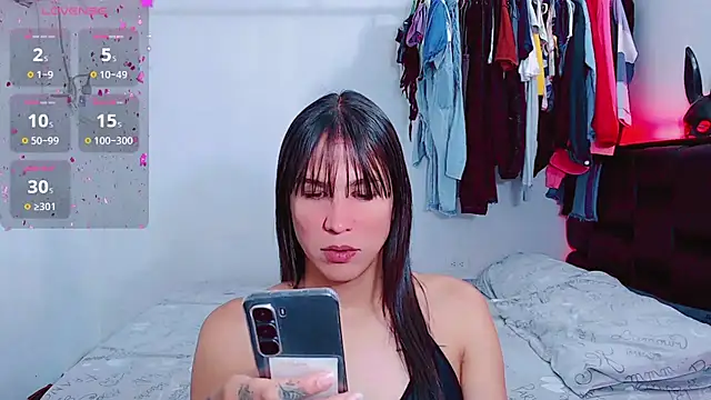 Snapshot of Azley_sweet chatting on June 10, 3:00 pm Azley sweet online show from June 10, 3:00 pm