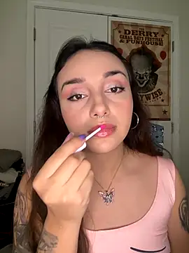 CharmingMaddie online show from December 3, 7:23 pm