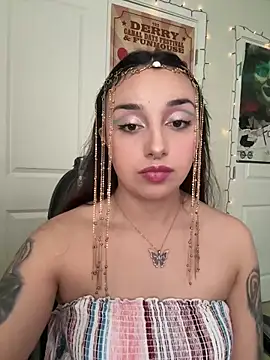 CharmingMaddie online show from March 15, 5:19 pm