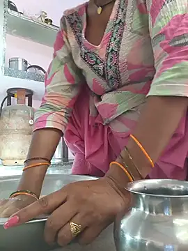 Snapshot of Love-pari077 chatting on May 27, 2:41 am Love-pari077 online show from May 27, 2:41 am