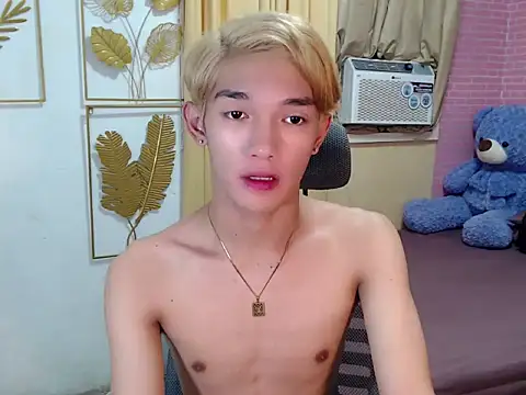 fuckerfriendsxx online show from April 12, 4:39 am