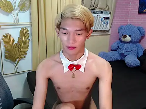 Snapshot of fuckerfriendsxx chatting on April 28, 3:28 pm fuckerfriendsxx online show from April 28, 3:28 pm