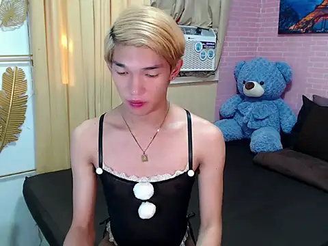 Snapshot of fuckerfriendsxx chatting on May 4, 10:39 pm fuckerfriendsxx online show from May 4, 10:39 pm