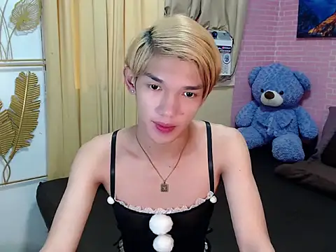 Snapshot of fuckerfriendsxx chatting on May 7, 12:27 am fuckerfriendsxx online show from May 7, 12:27 am