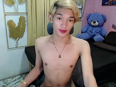 Snapshot of fuckerfriendsxx chatting on May 19, 8:42 am fuckerfriendsxx online show from May 19, 8:42 am