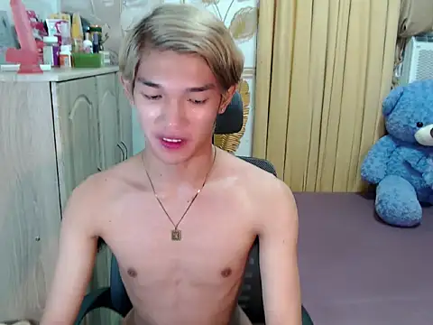 Snapshot of fuckerfriendsxx chatting on June 2, 1:13 pm fuckerfriendsxx online show from June 2, 1:13 pm