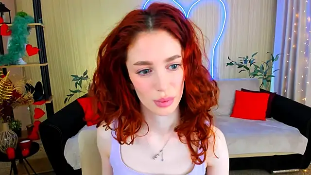 Snapshot of ChristinaConteeree chatting on July 3, 6:25 pm ChristinaConteeree online show from July 3, 6:25 pm