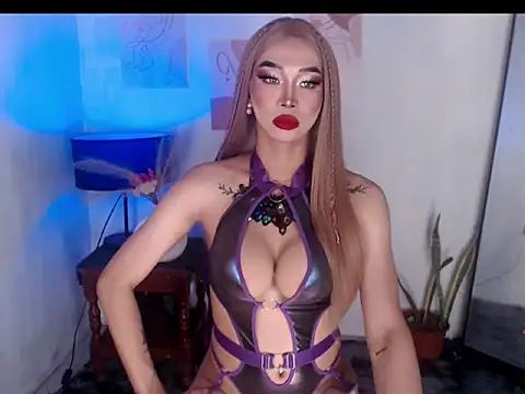 Snapshot of SexyhotasianKendra chatting on October 17, 12:47 am SexyhotasianKendra online show from October 17, 12:47 am