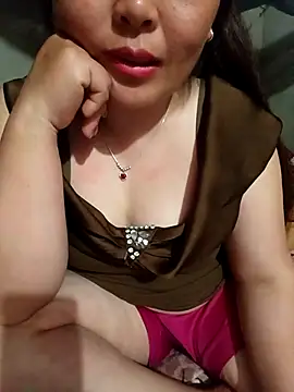 Snapshot of mptan73 chatting on April 25, 1:25 pm mptan73 online show from April 25, 1:25 pm
