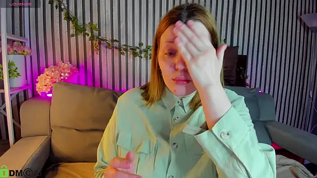 Michele Greenn online show from February 20, 1:02 am