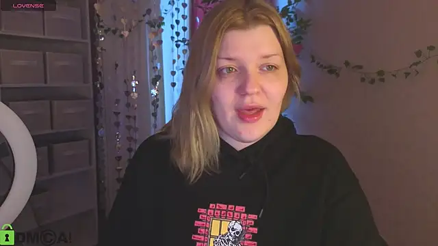 Michele Greenn online show from March 15, 1:11 am