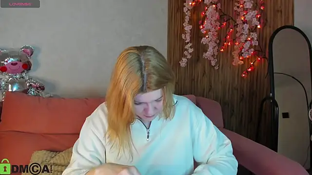 Michele Greenn online show from March 28, 1:05 am