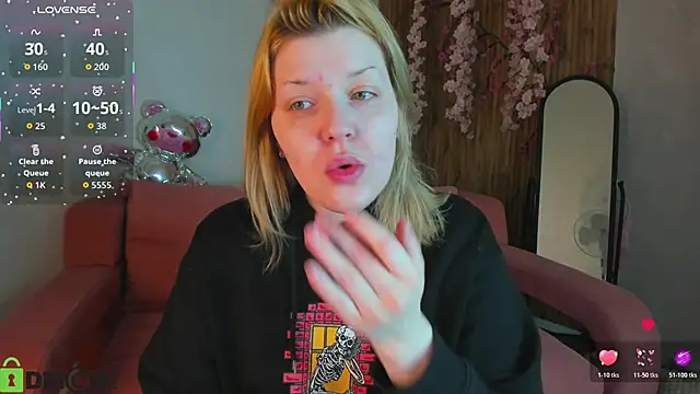 Michele Greenn online show from April 5, 1:03 am